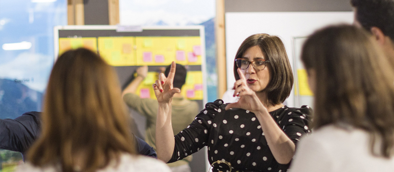 WHY DESIGN THINKING ?